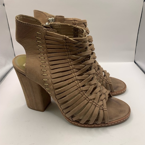 DV by Dolce Vita Shoes - Womens DV by Dolce Vita Chunky Heel Cut Out Heel Peep Toe Sandals size 7.5